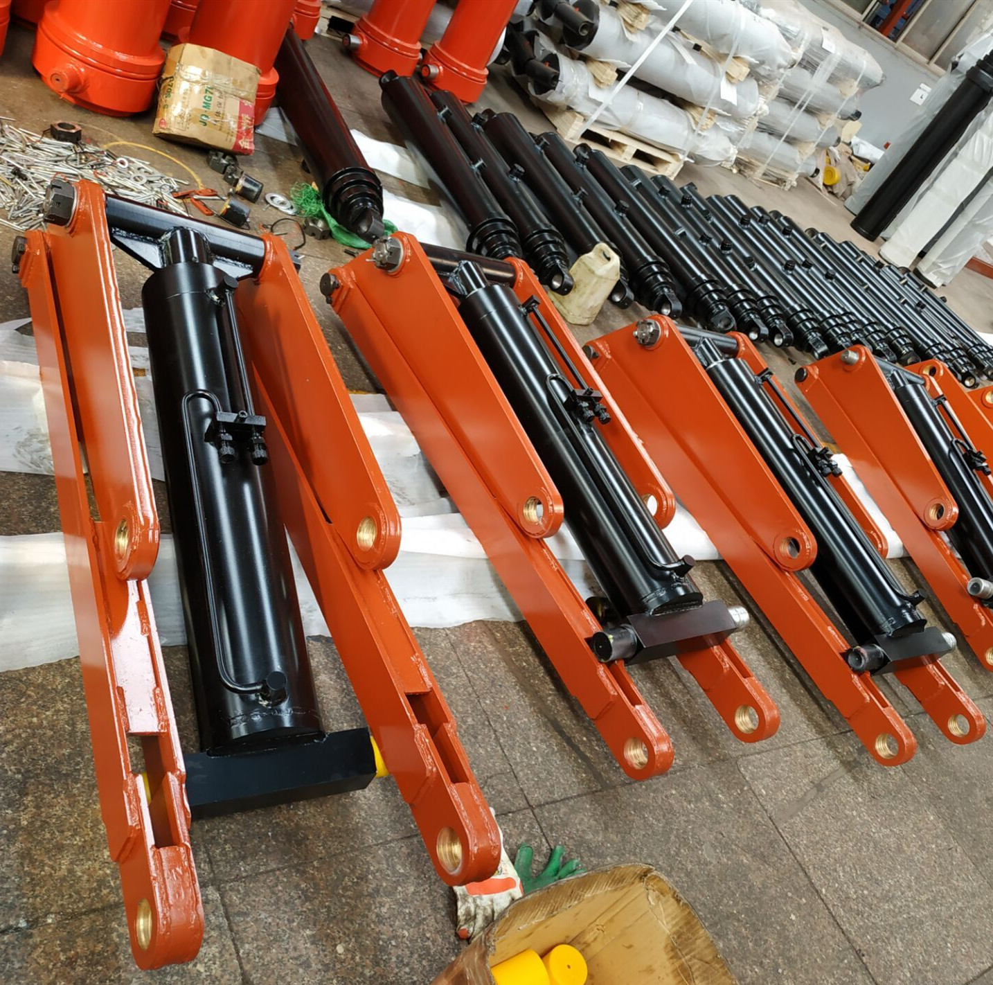 Underbody hydraulic cylinder